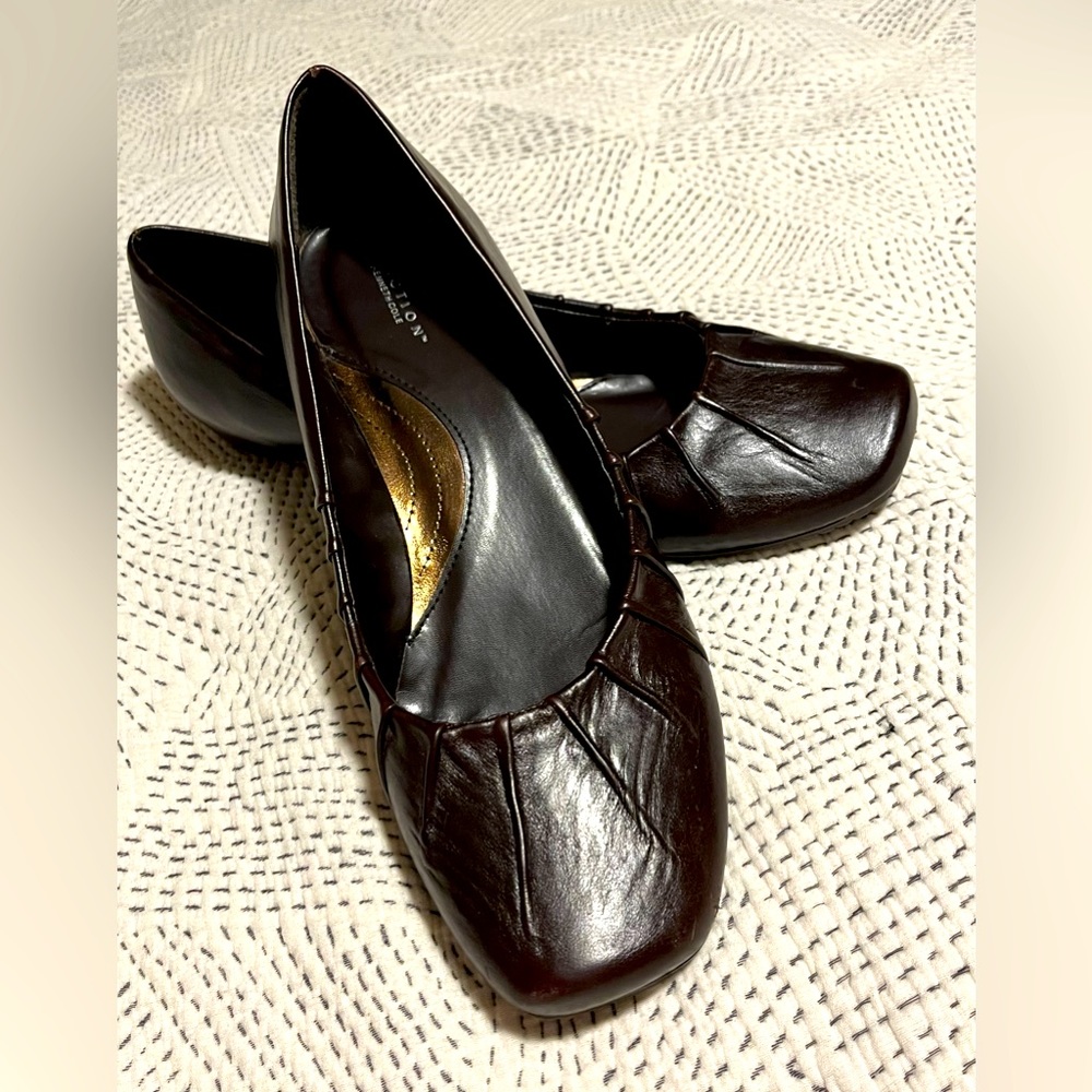 Kenneth Cole Reaction Flats EUC